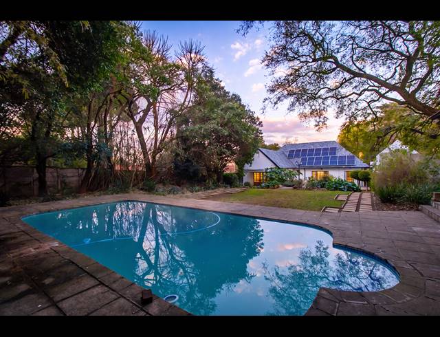 3 BEDROOM FREEHOLD FOR SALE IN NORTHCLIFF